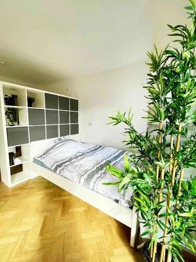 Cozy Apartment With Kitchen + Balcony New! Essen Eksteriør bilde